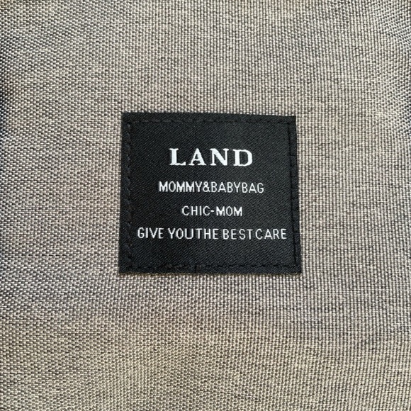 Stylish Unisex Diaper Organizing Bag by Land - Picture 3 of 15